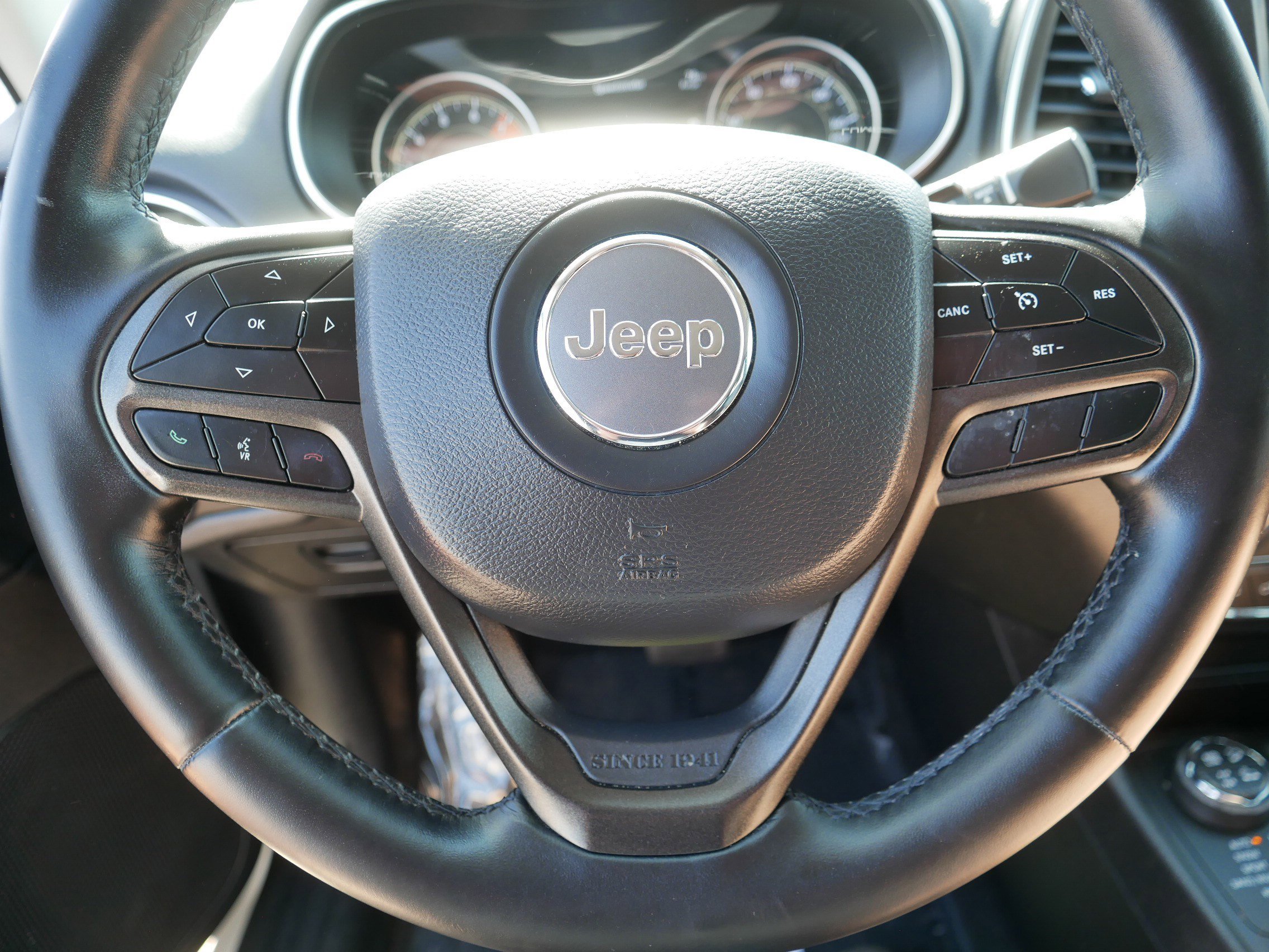 Used 2020 Jeep Cherokee Trailhawk w/ Cold Weather Group AWD/4WD image 25