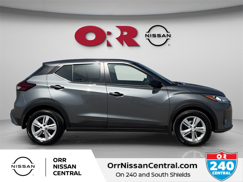 New 2025 Nissan Kicks Play S image 4