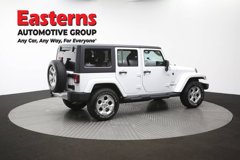 Used 2015 Jeep Wrangler Unlimited Sahara w/ Connectivity Group AWD/4WD image 43