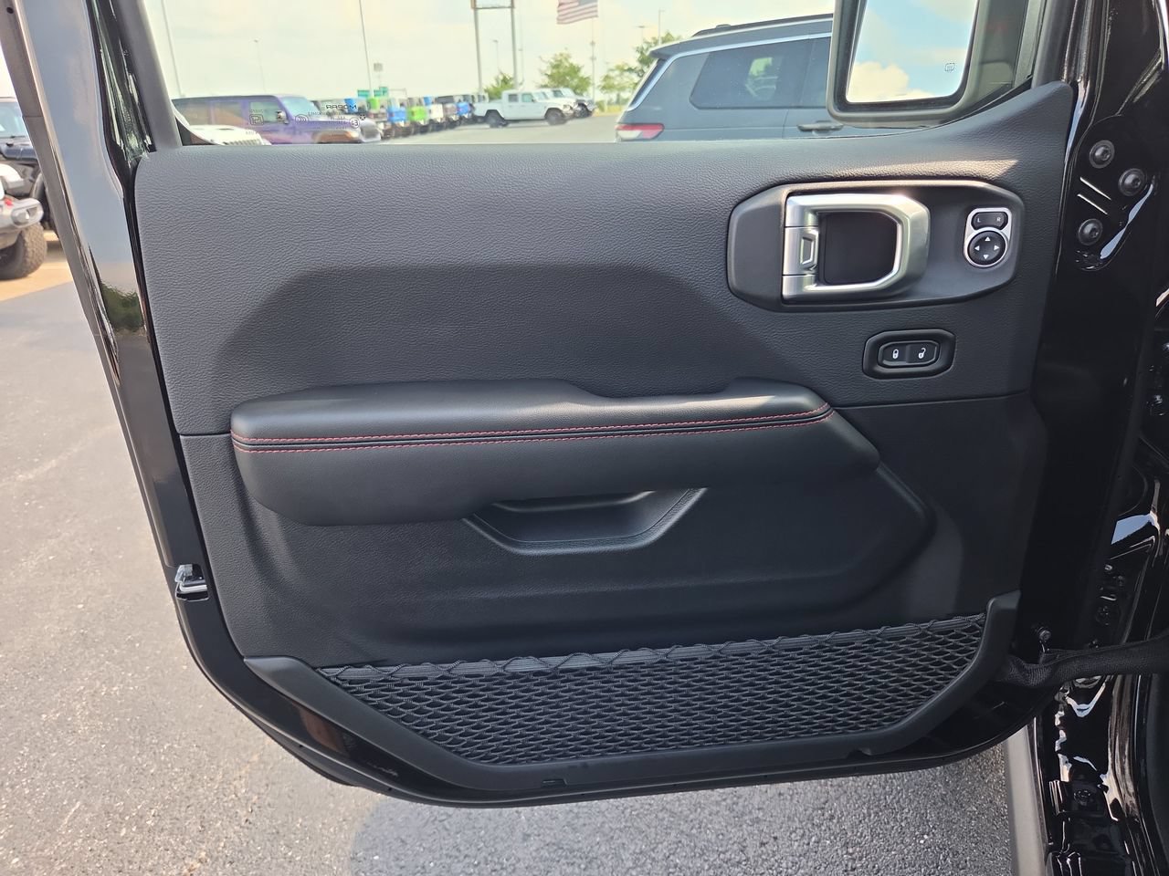 New 2027 Jeep Wrangler Unlimited Rubicon AWD/4WD image 3