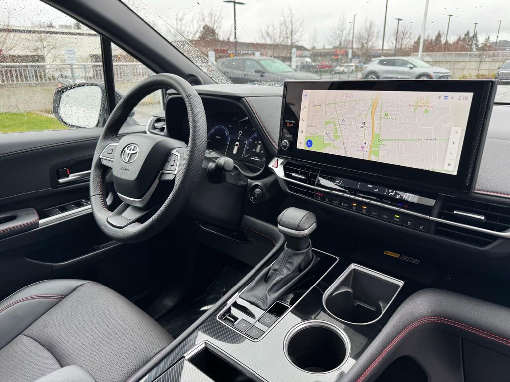 Used 2025 Toyota Sienna XSE w/ XSE Premium Package image 12