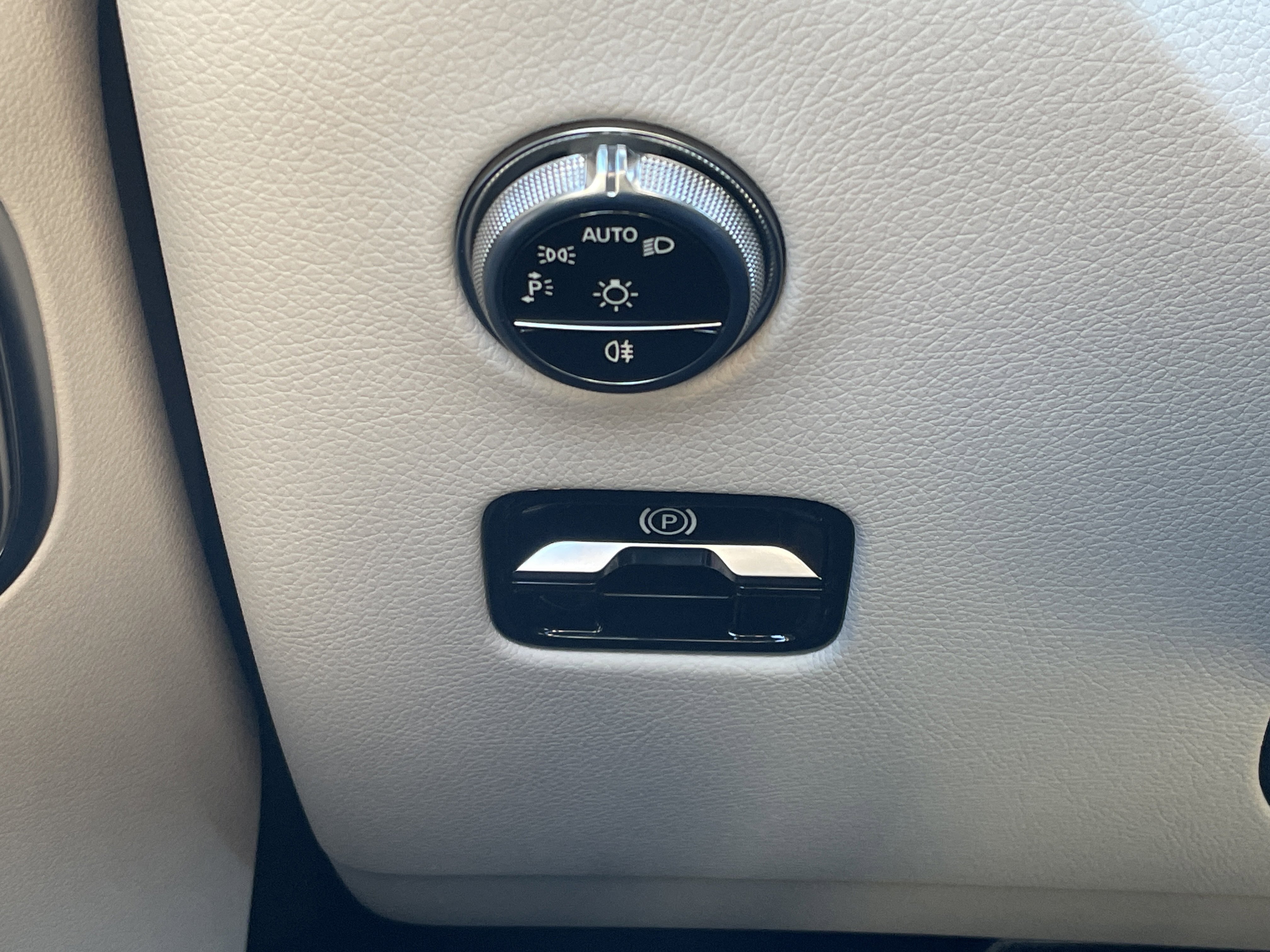 New 2026 Mercedes-Benz GLC 300 image 23