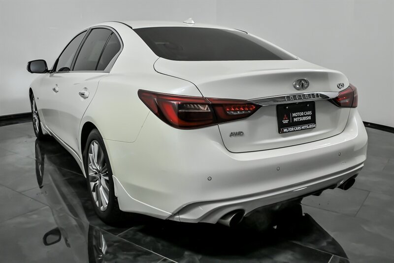 Used 2020 INFINITI Q50 Luxe w/ Essential Package (3.0T Luxe) AWD/4WD image 8