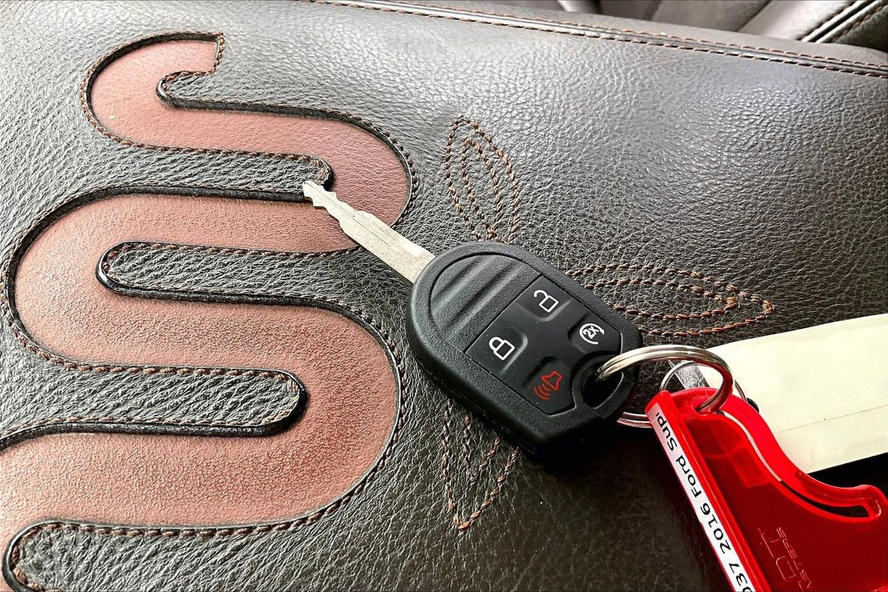 Used 2016 Ford F350 King Ranch AWD/4WD image 32