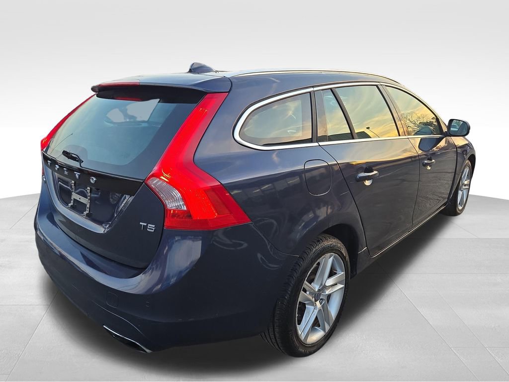 Used 2015 Volvo V60 T5 Premier image 5