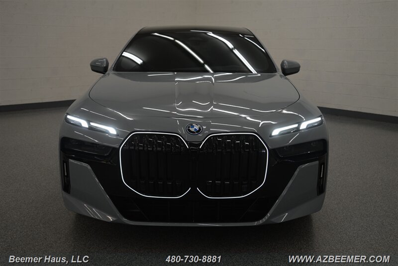 Used 2025 BMW 750e xDrive w/ Premium Package AWD/4WD image 6