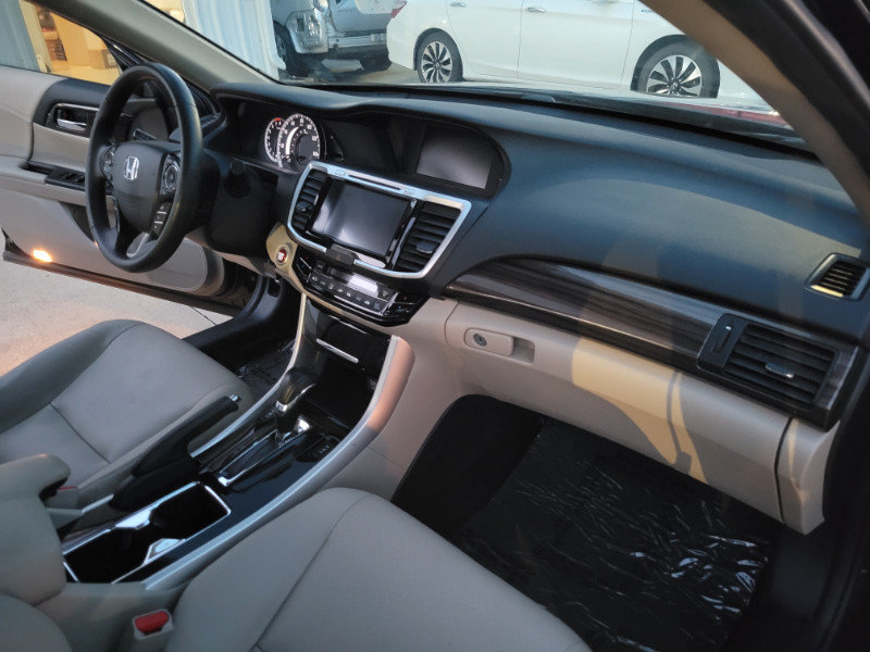 Used 2017 Honda Accord EX-L image 21