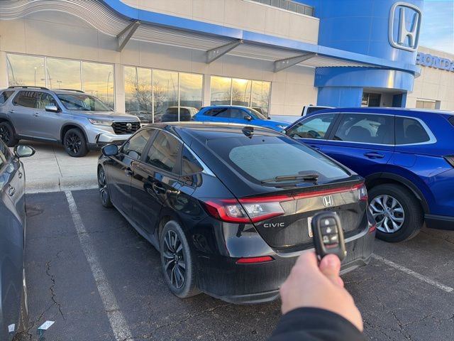 Used 2023 Honda Civic EX-L image 4
