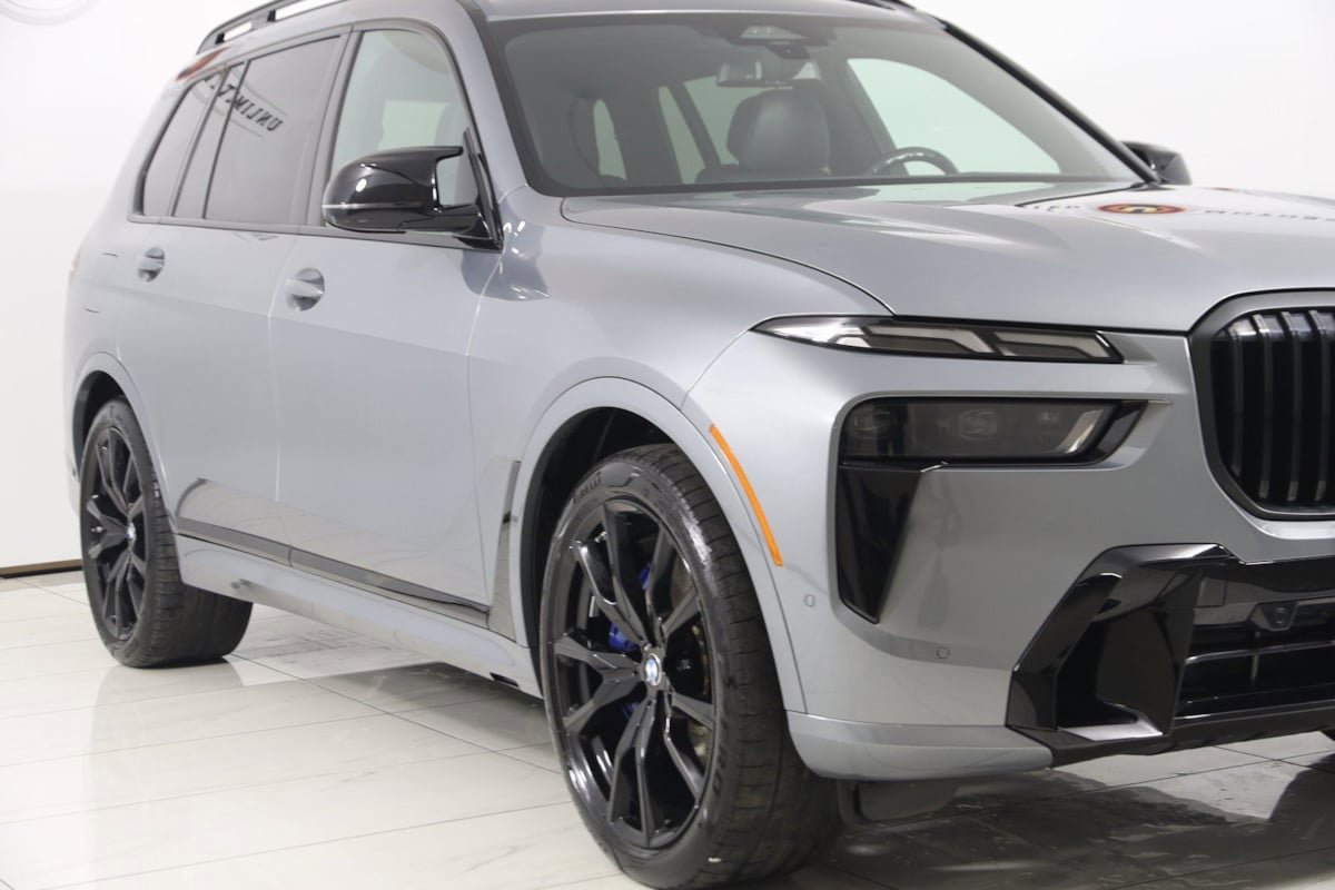 Used 2023 BMW X7 M60i w/ Executive Package image 54