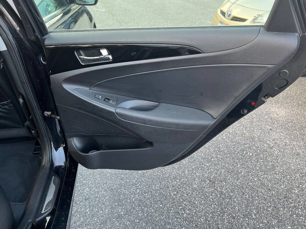 Used 2011 Hyundai Sonata Limited w/ Navigation Pkg 5 image 14