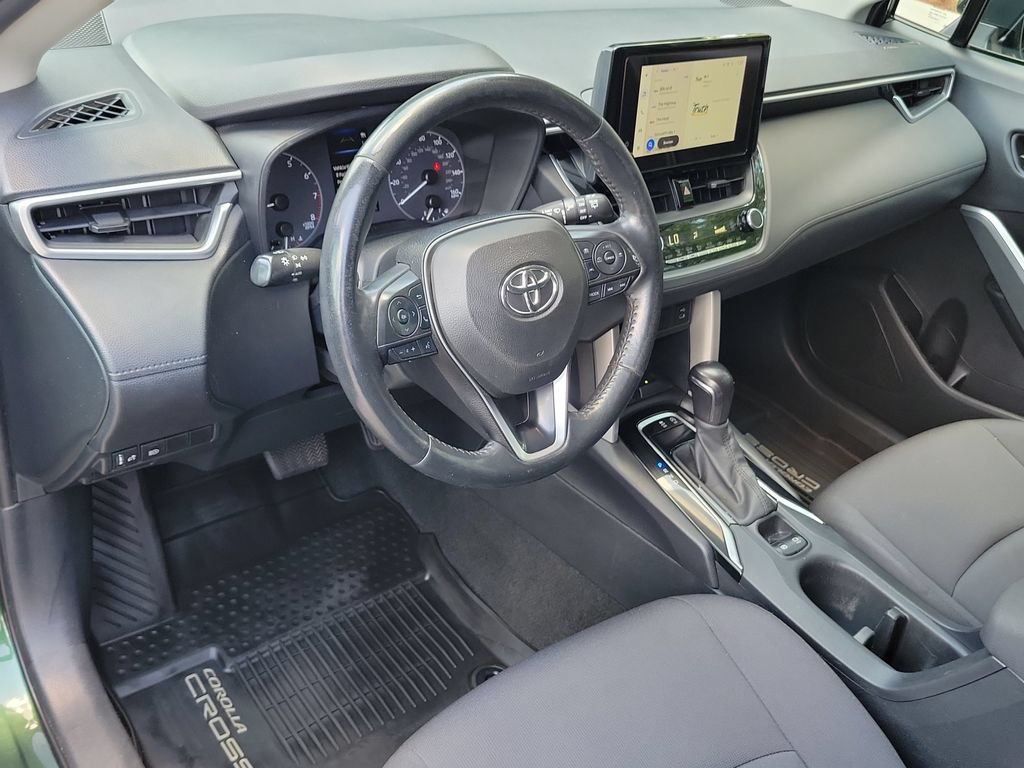 Used 2024 Toyota Corolla Cross LE FWD image 17