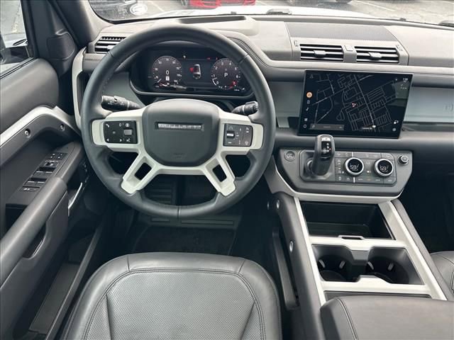 Used 2025 Land Rover Defender 130 X-Dynamic SE AWD/4WD image 15