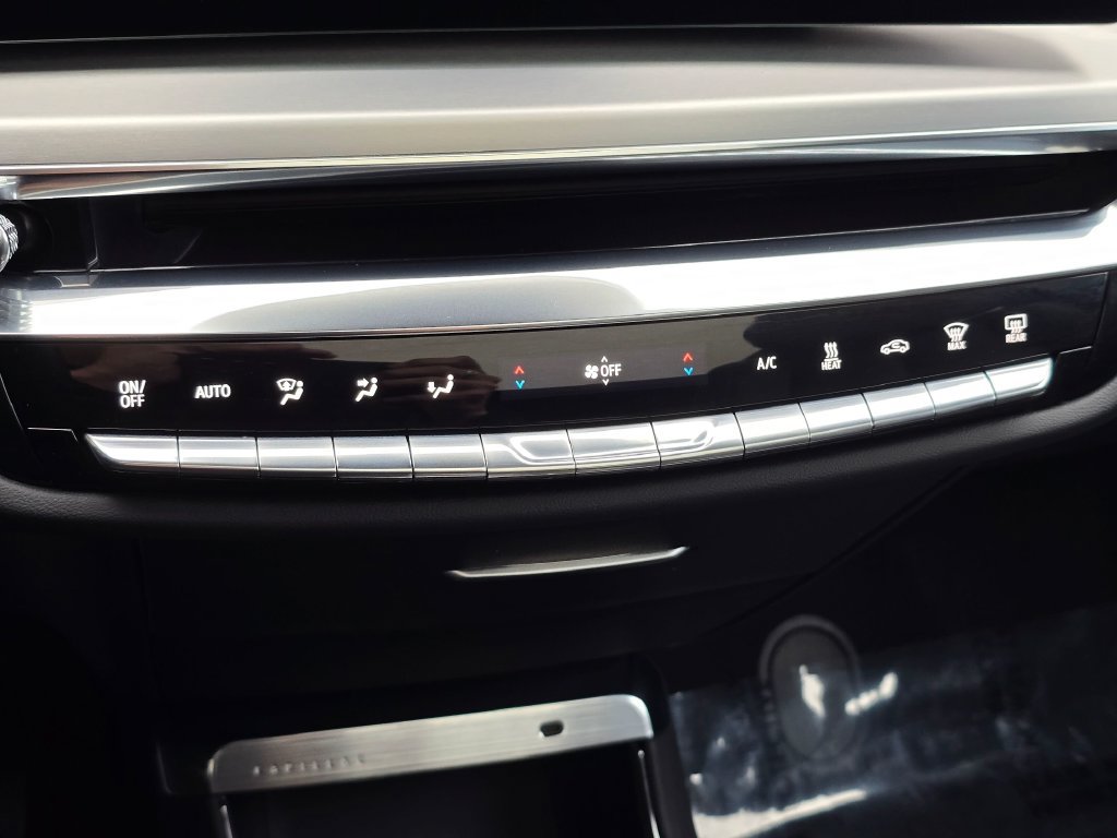Certified 2025 Cadillac Lyriq Luxury AWD/4WD image 25