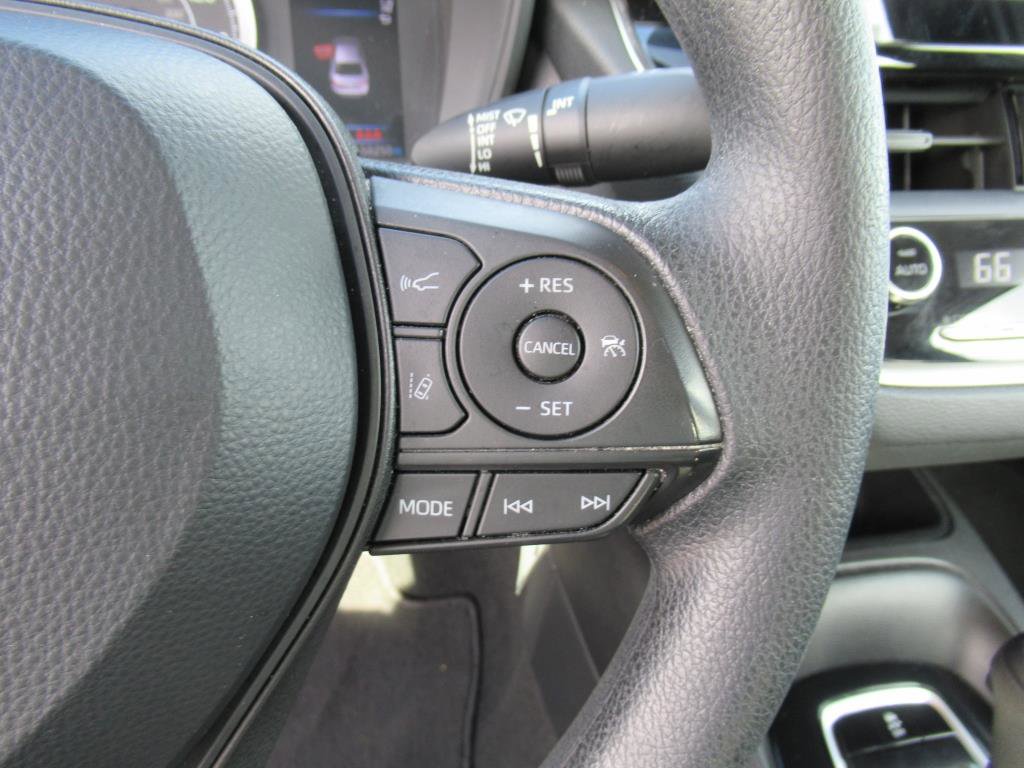 Used 2020 Toyota Corolla LE image 19