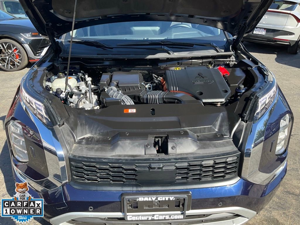 Used 2024 Mitsubishi Outlander SE image 11