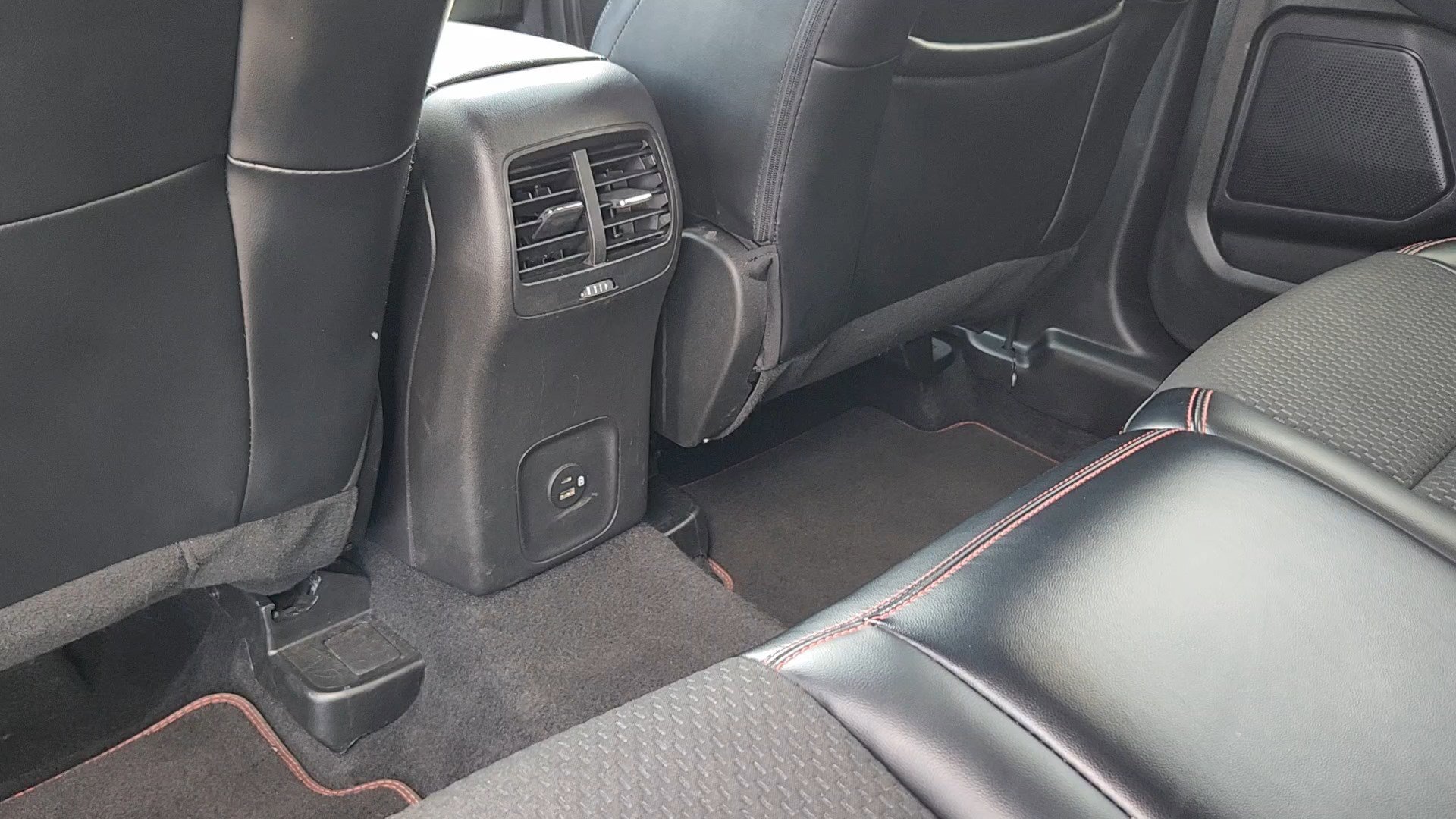 Used 2023 Ford Escape ST-Line image 17