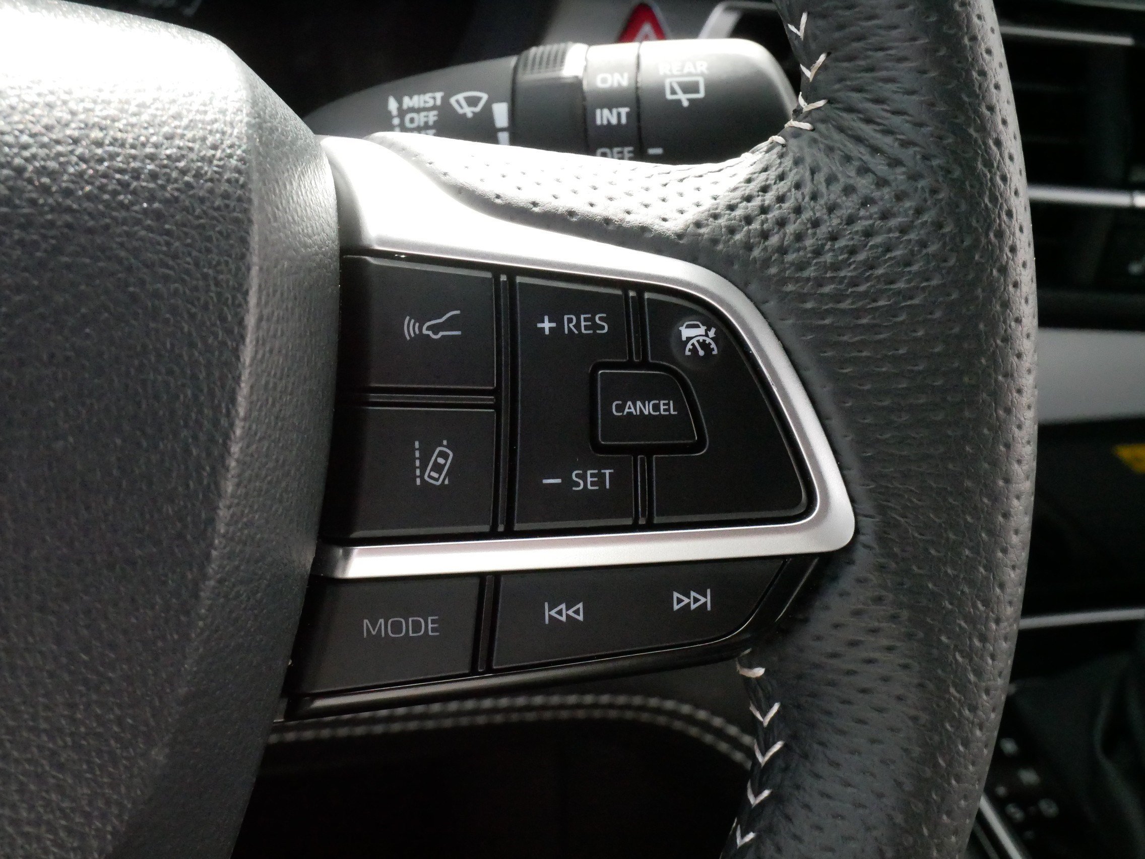Certified 2026 Toyota Sienna XSE FWD image 25