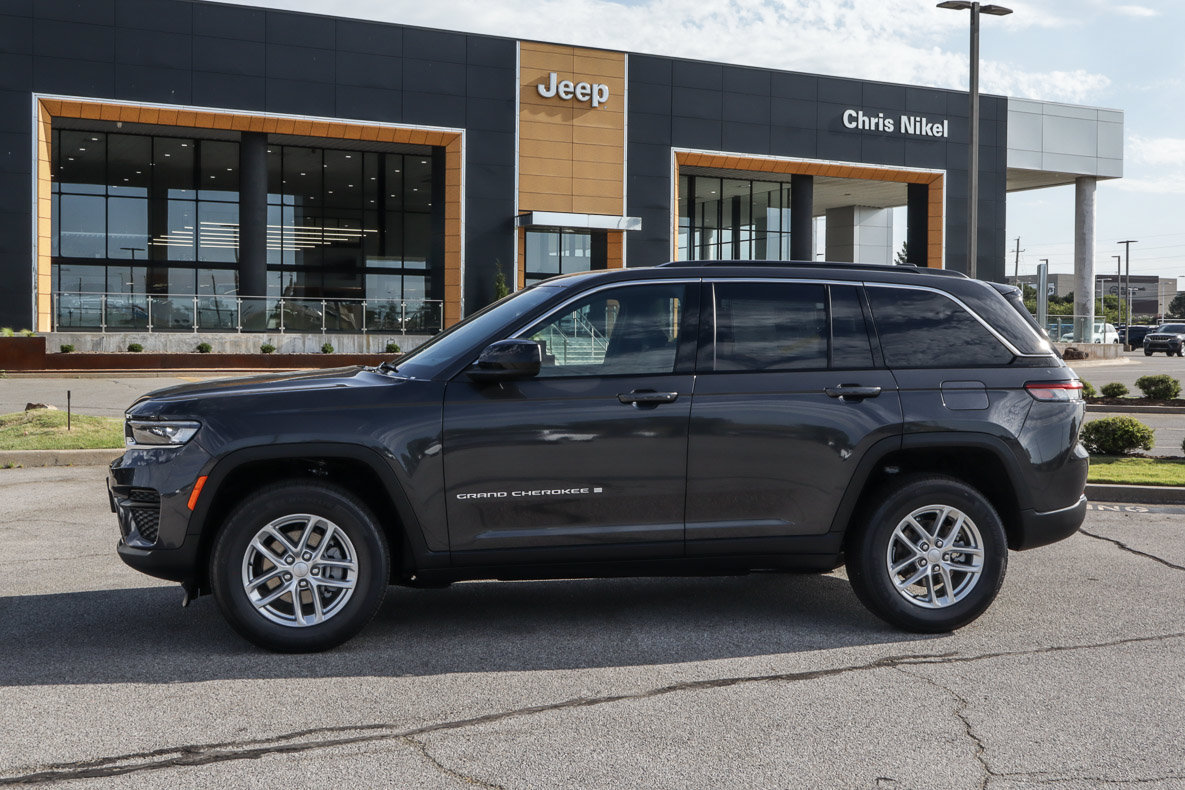 New 2026 Jeep Grand Cherokee Laredo w/ Trailer Tow Package