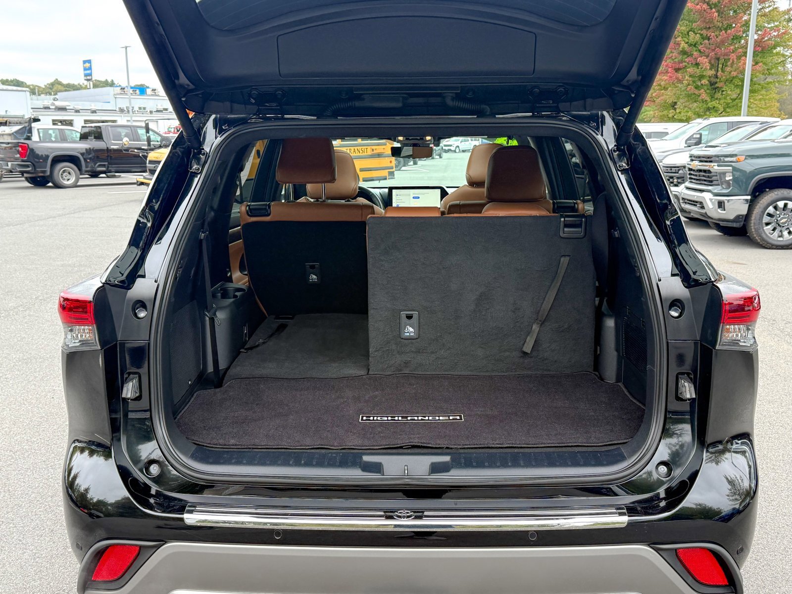 Used 2024 Toyota Highlander Platinum image 13