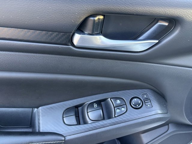 Used 2025 Nissan Altima 2.5 SV image 21