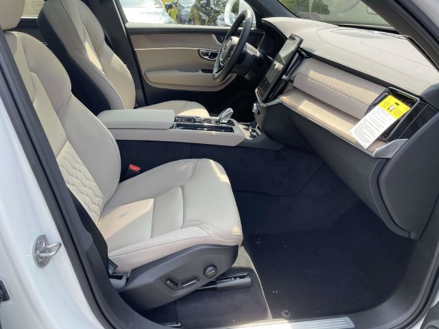 New 2026 Volvo XC90 B6 Plus w/ Protection Package Premier AWD/4WD image 22