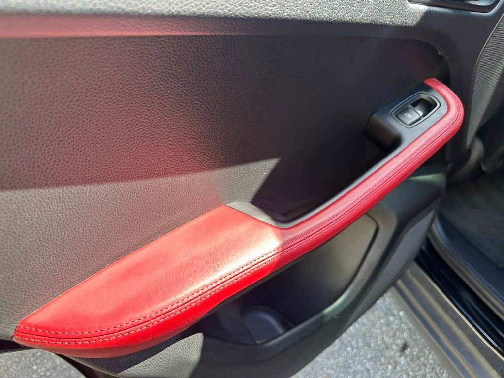 Used 2023 Porsche Macan image 39