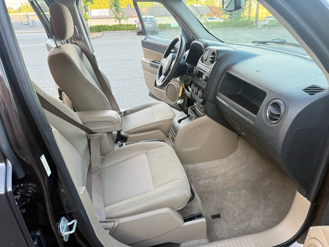 Used 2014 Jeep Patriot Sport w/ Power Value Group AWD/4WD image 43