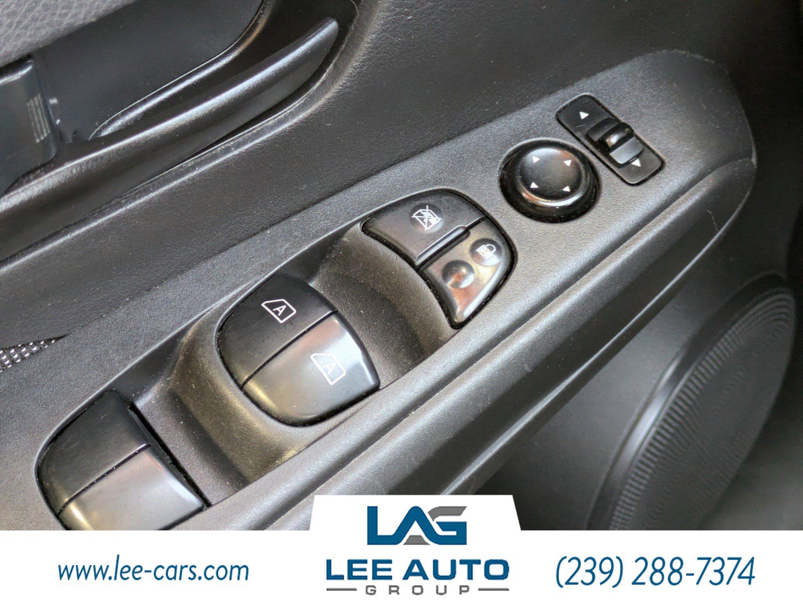 Used 2020 Nissan Kicks S image 16