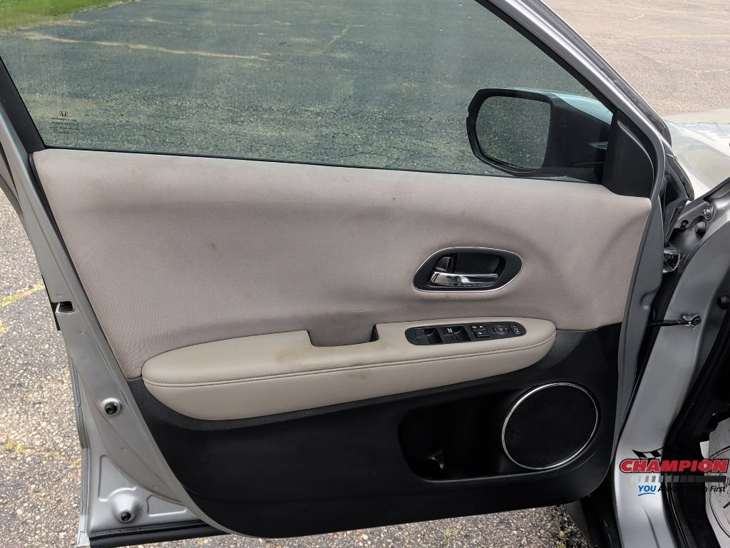 Used 2017 Honda HR-V EX image 14