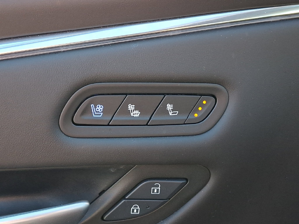Certified 2024 Cadillac Escalade ESV V AWD/4WD image 30