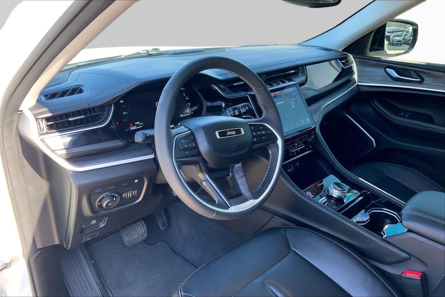 Used 2022 Jeep Grand Cherokee Limited 4xe AWD/4WD image 16
