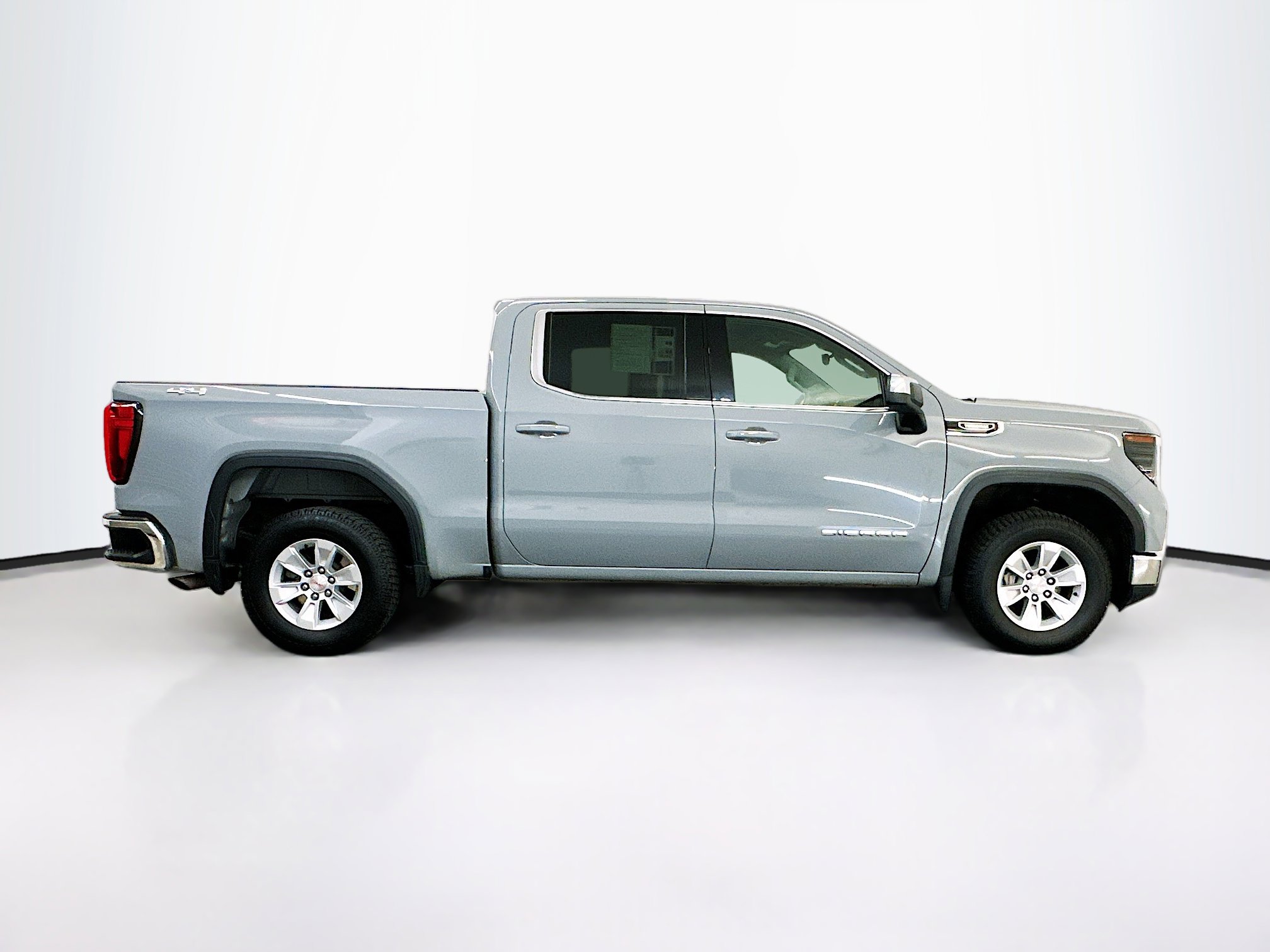 Used 2024 GMC Sierra 1500 SLE image 10