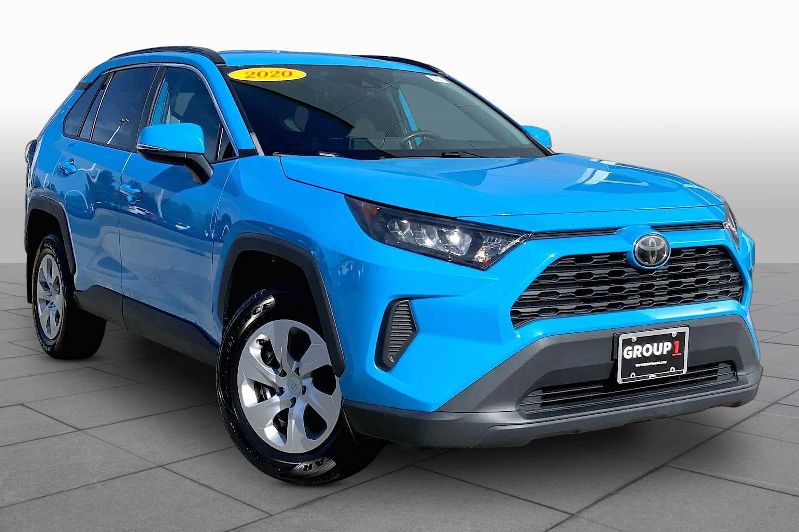 Used 2020 Toyota RAV4 LE AWD/4WD image 3