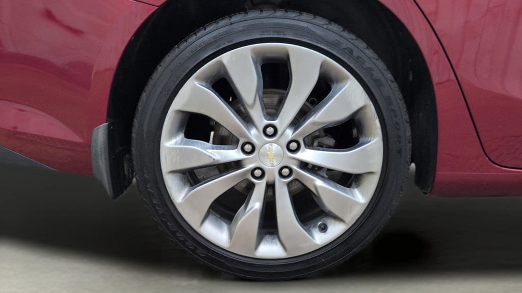 Used 2018 Chevrolet Malibu Premier w/ Premier Sun and Wheel Package FWD image 27