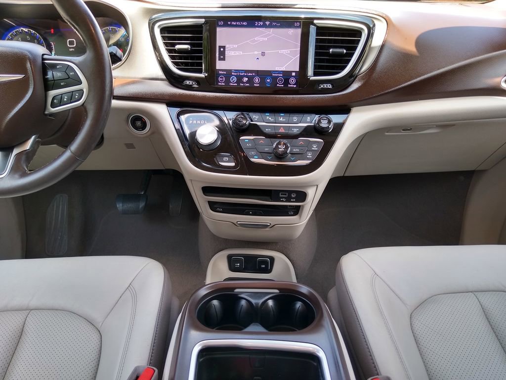 Used 2019 Chrysler Pacifica Touring-L Plus w/ Advanced Safetytec Group FWD image 14