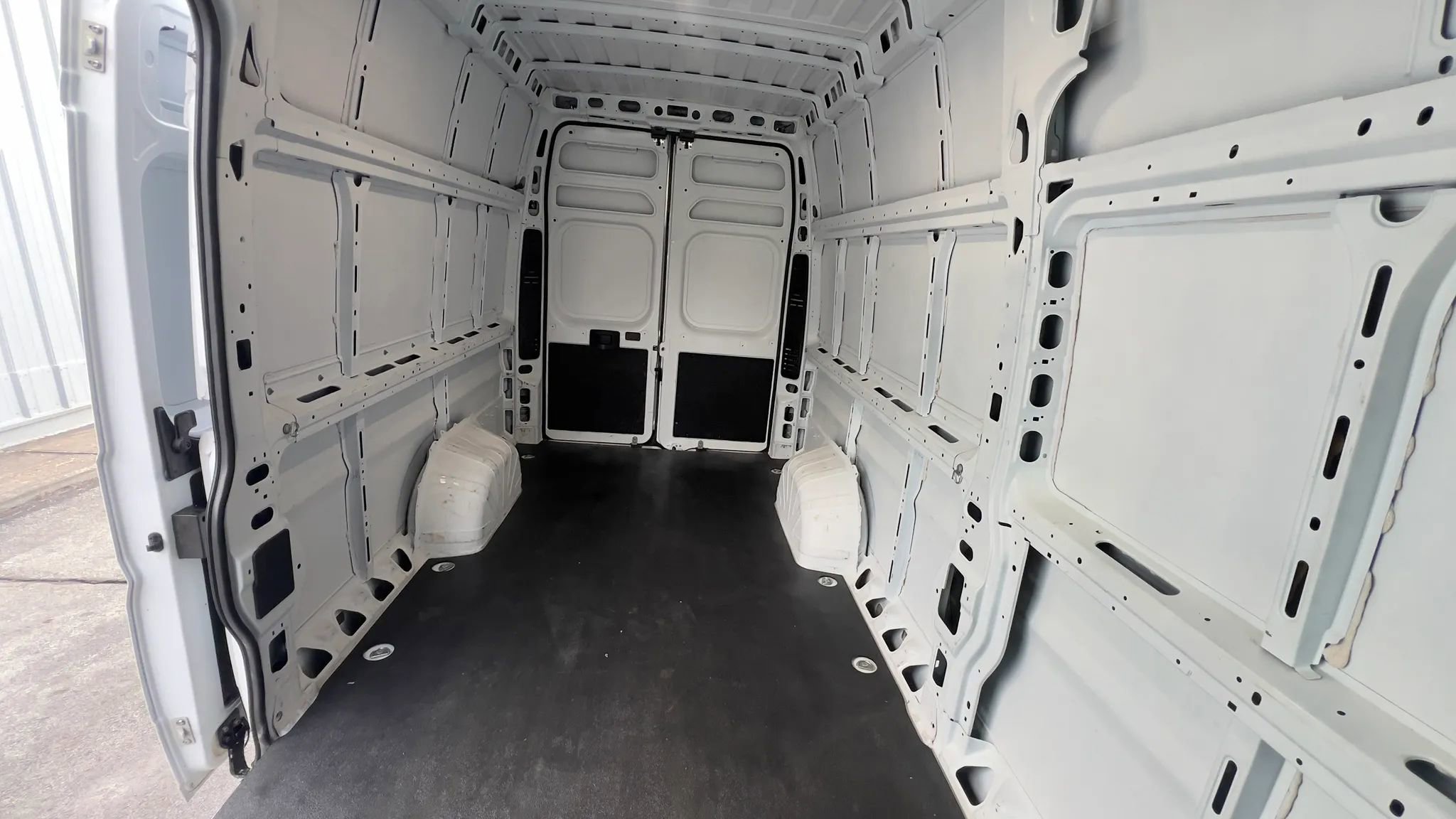 Used 2023 RAM ProMaster 3500 w/ Lane Management Group FWD image 17