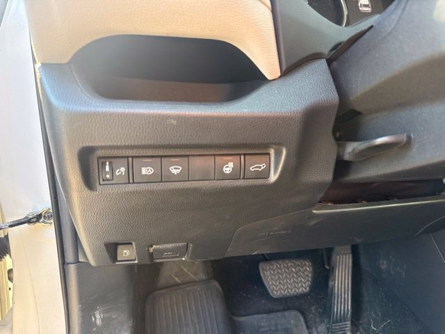 Used 2022 Toyota RAV4 XLE w/ Convenience Package AWD/4WD image 15
