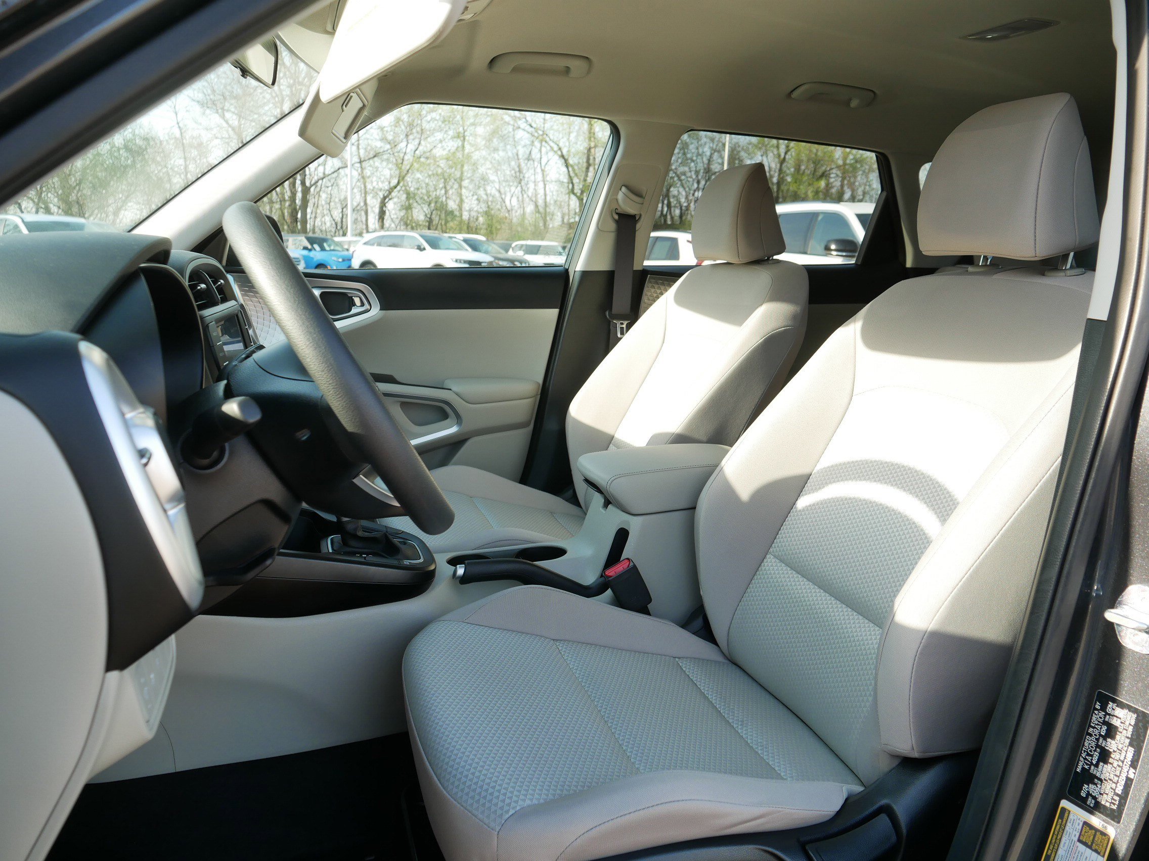Certified 2025 Kia Soul LX FWD image 34