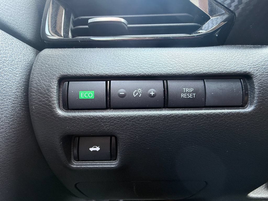 Used 2025 Nissan Sentra SV FWD image 19
