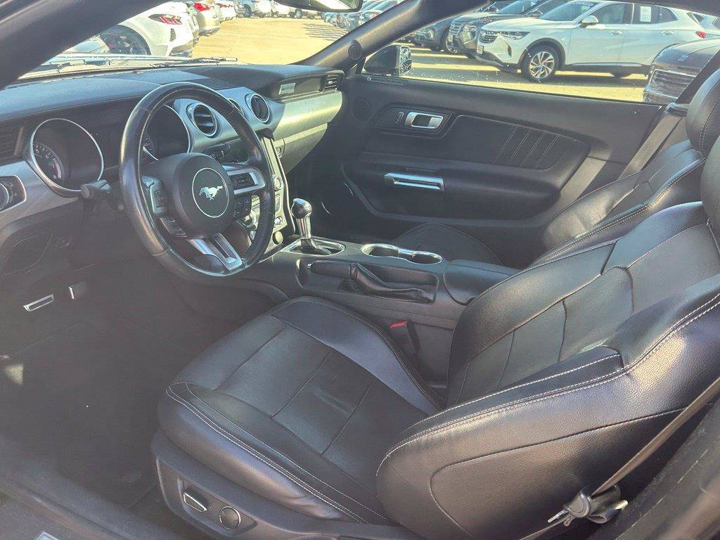 Used 2018 Ford Mustang Premium RWD image 9