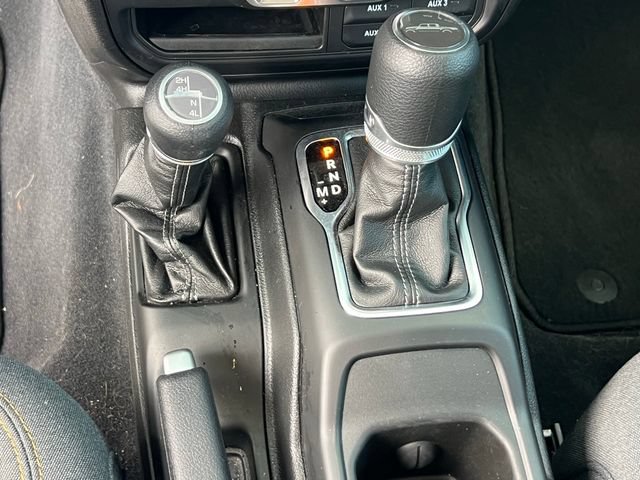 Used 2025 Jeep Gladiator Sport AWD/4WD image 34
