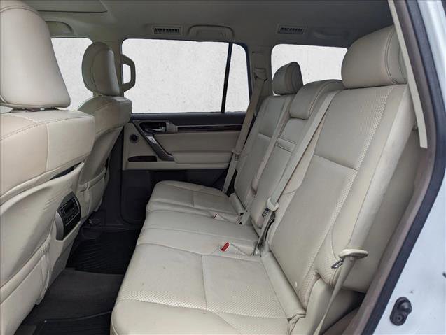 Used 2013 Lexus GX 460 Premium image 18