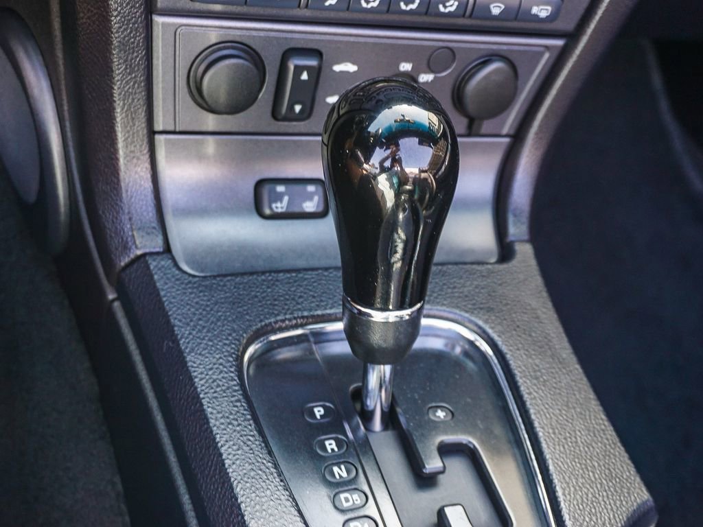 Used 2003 Ford Thunderbird image 22