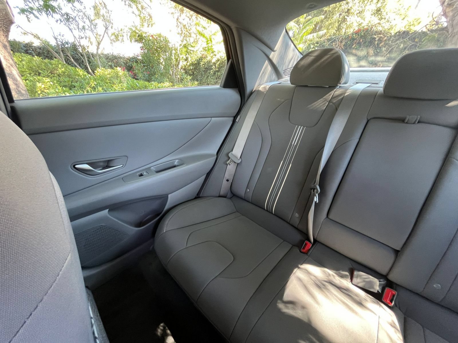 Used 2025 Hyundai Elantra SEL FWD image 40