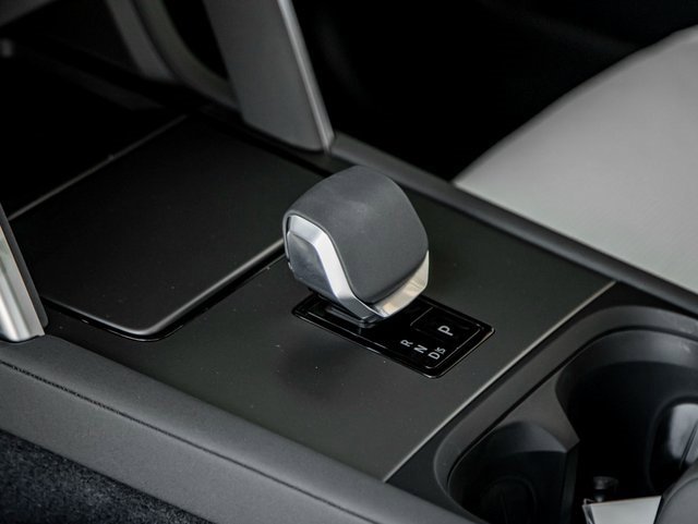 Used 2024 Land Rover Discovery Sport S image 19