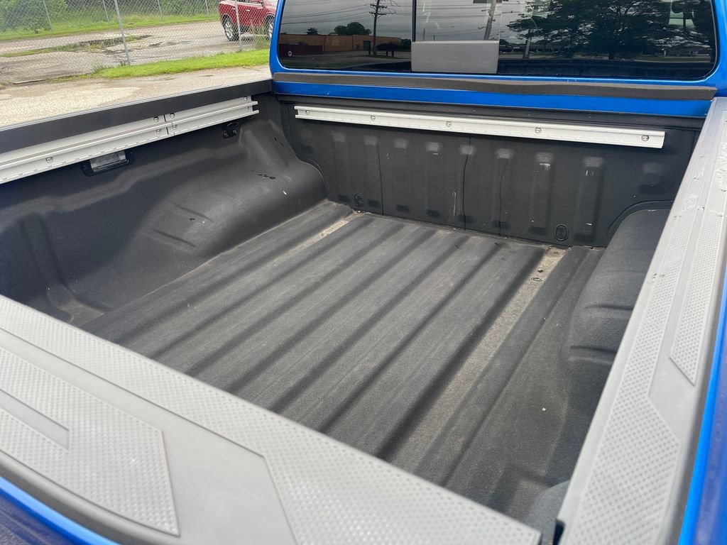 Used 2024 Nissan Frontier SL RWD image 10