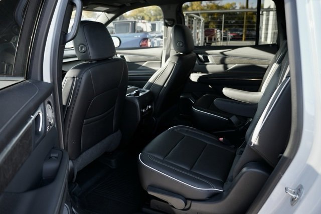 Used 2025 Buick Enclave Avenir w/ Super Cruise Package image 34