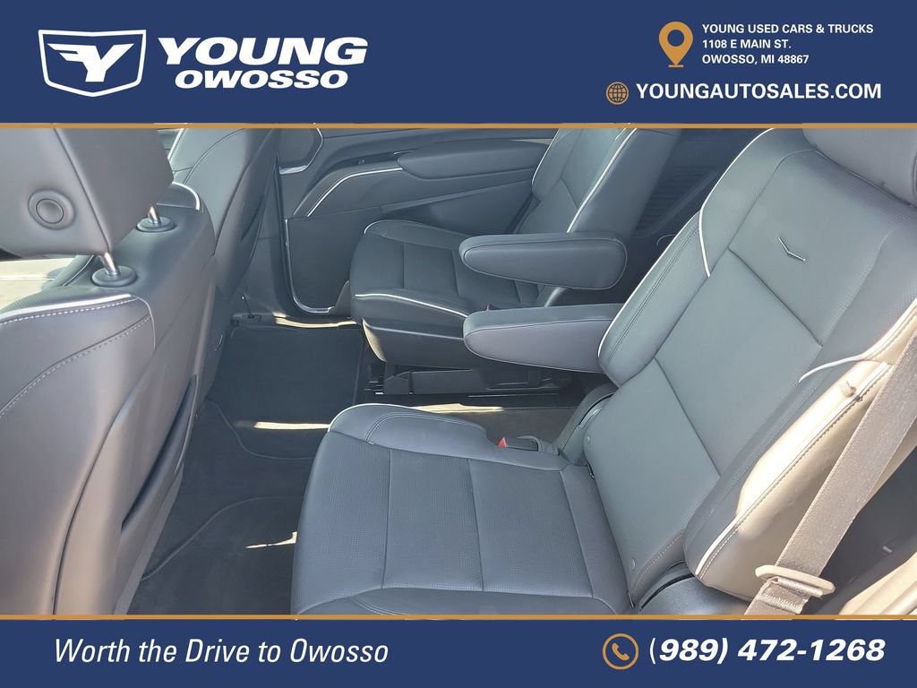 Used 2023 Cadillac Escalade Premium Luxury AWD/4WD image 33