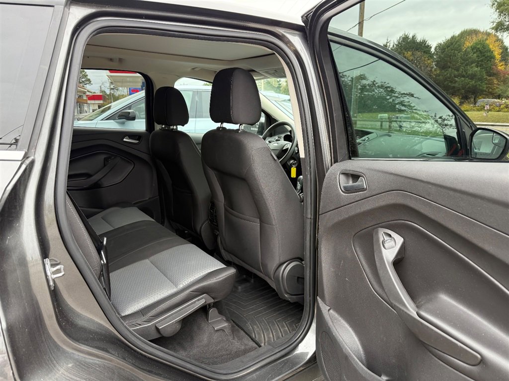 Used 2017 Ford Escape SE image 16