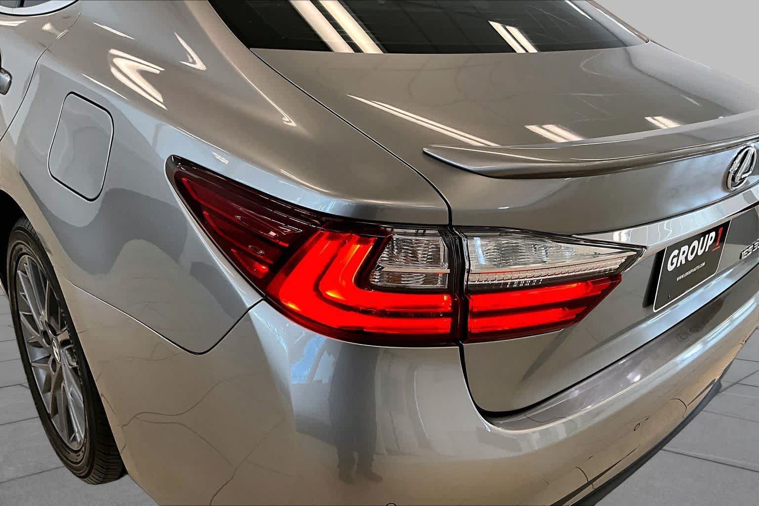 Used 2018 Lexus ES 350 w/ Navigation System Package FWD image 26